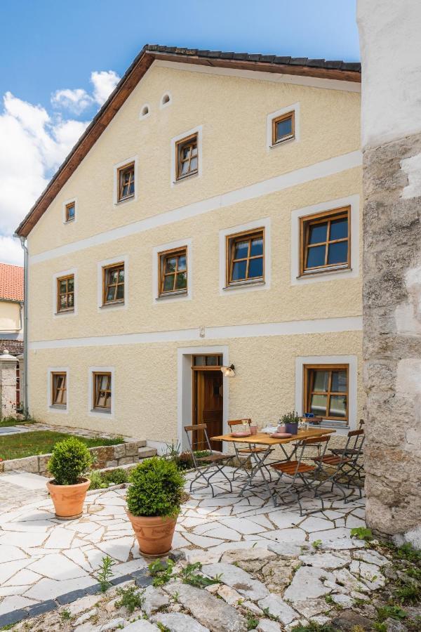 Gehobenes Ambiente In Historischer Wohnung Walting Exterior photo
